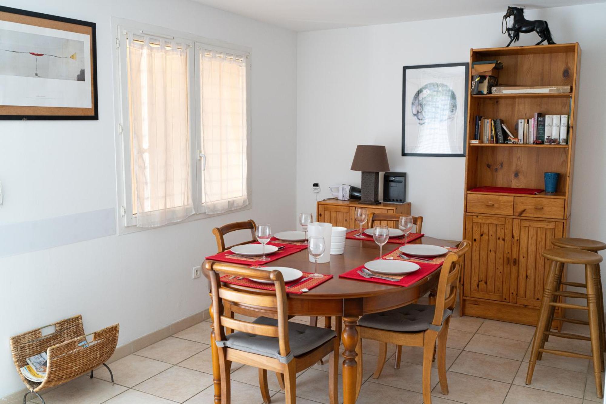 Maison d'hôtes Velaux Ecureuil et Pinède Extérieur photo